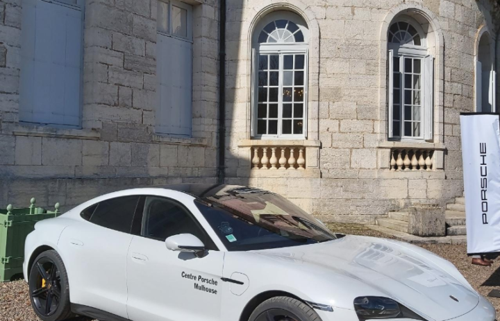  Evenement Porsche Taycan - Agence MADE IN COM - Chateau Moncley 